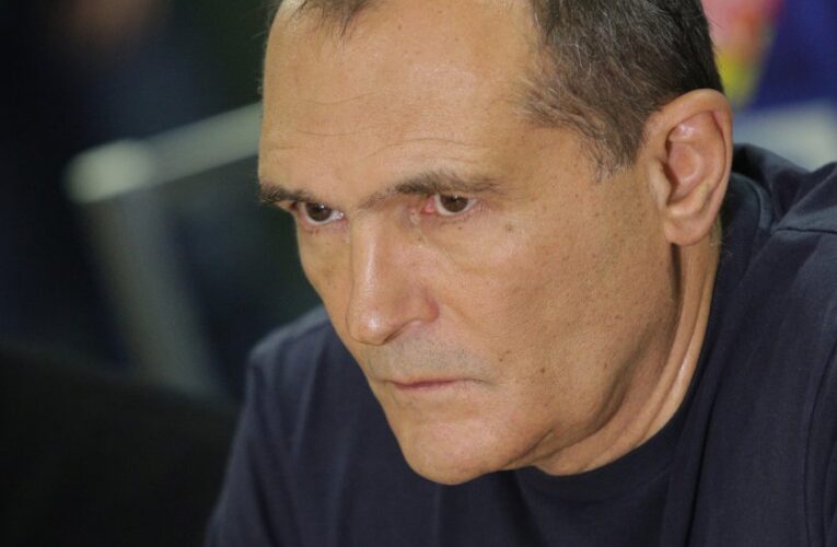 Прокуратурата иска постоянен арест за двама приближени на Васил Божков