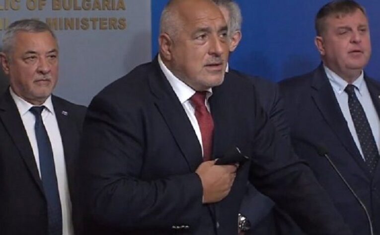 Ройтерс: Оставките на ключови министри няма да потушат протестите