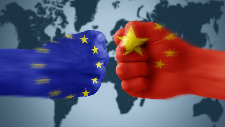Китай беснее срещу ограниченията на ЕС за износ за Хонконг