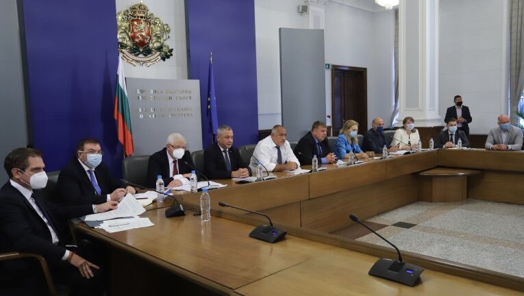 2 млрд.лв. за социални и икономически мерки в COVID-кризата  Автор: news.bg