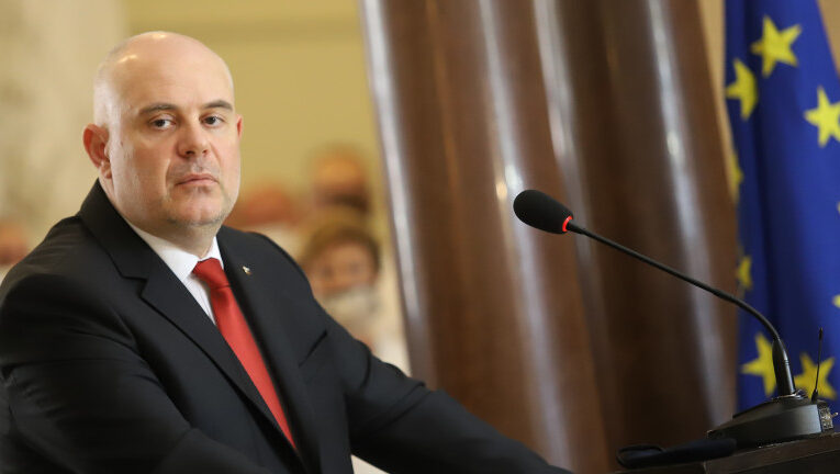 Гешев показва за „пореден път“, че никой не е над закона