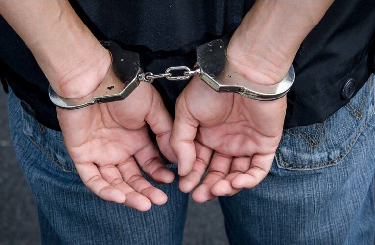 Заловиха мъж с половин килограм марихуана