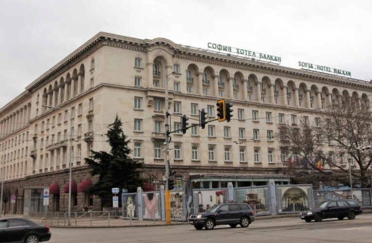 Грък купува бившия „Шератон”