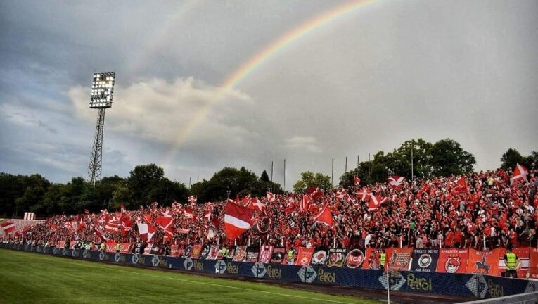 Отлична новина за феновете – завръщат се на трибуните!