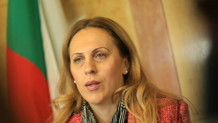 60% спад на чуждите туристи у нас, отчете Марияна Николова