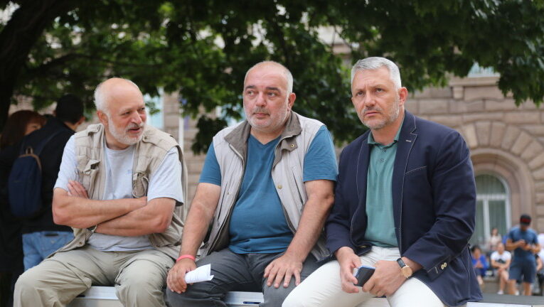 „Отровното трио“: Протестът е ужасът на властта