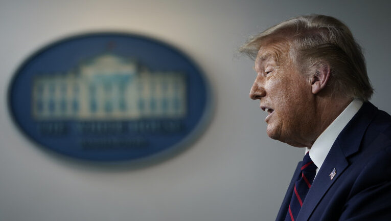 Тръмп съблазнява американците с данъци