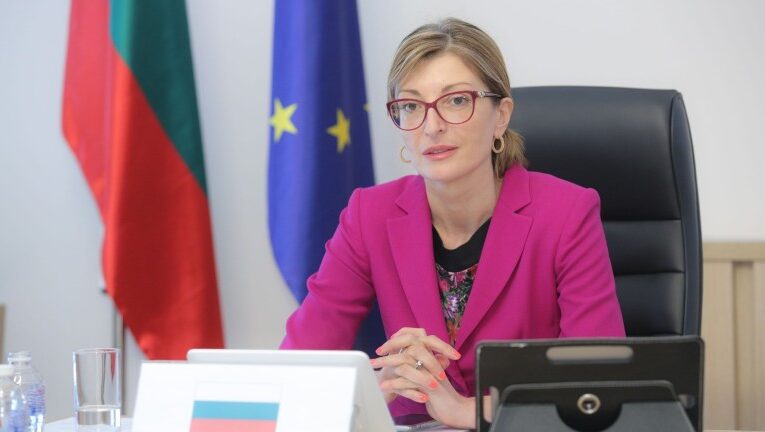 Захариева поздрави Гешев за отстояването на независимостта на прокуратурата