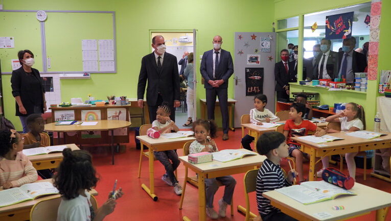 Франция затвори 22 училища заради вирусни инфекции