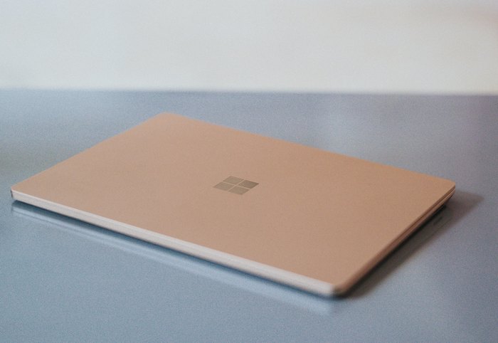 Microsoft готви „премиум” лаптоп за 500 долара