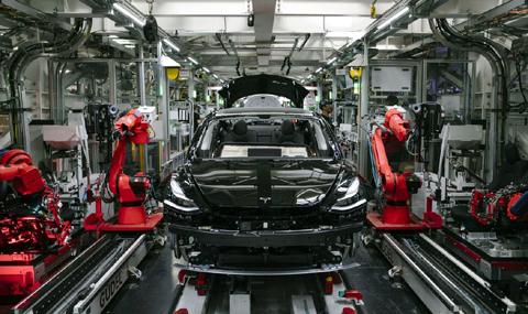 Кога ще се изравнят цените на електромобилите и колите с ДВГ?