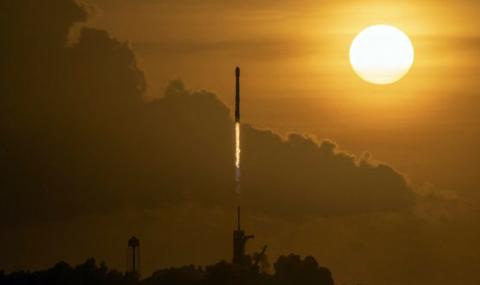 SpaceX изстреля Falcon 9 като част от мисията Starlink (ВИДЕО)