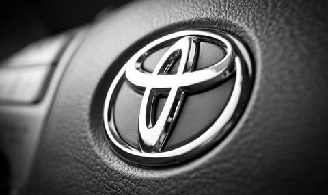 Toyota отзовава 1.5 млн. автомобила