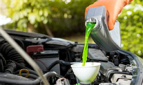 Защо антифризът има различни цветове?