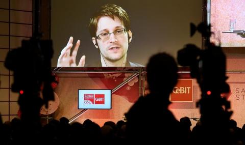 Втора родина! Едуард Сноудън поиска и руско гражданство