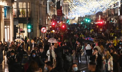 Британският премиер свика спешно съвещание