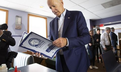 На живо! Джо Байдън публично се ваксинира срещу COVID-19