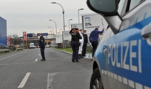 Полиция разгони фирмено парти