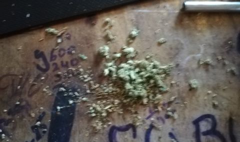 Арестуваха шестима, пласирали наркотици около училищата в Бургас