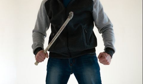 Бой, стрелба и седем арестувани след любовна драма в разложко село