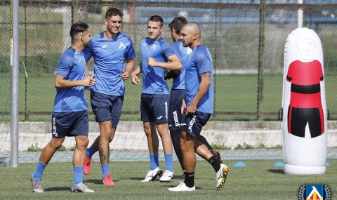 Левски очаква още двама чужденци