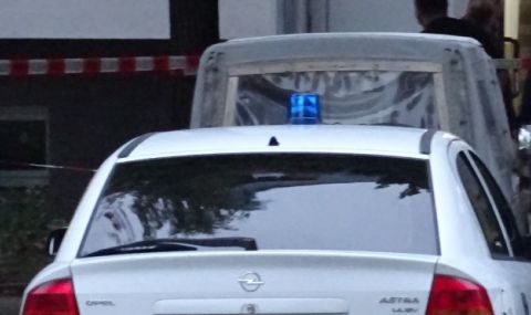 Мистериозна смърт на жена в Оряхово, временно е бил задържан синът ѝ