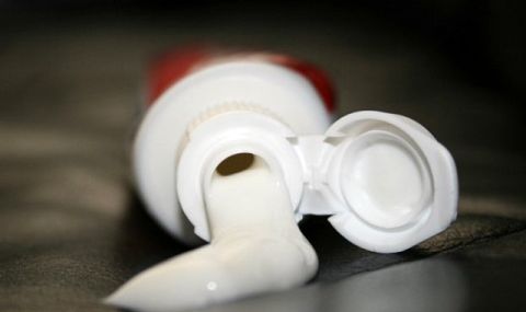 Пастата за зъби в автомобилната аптечка?