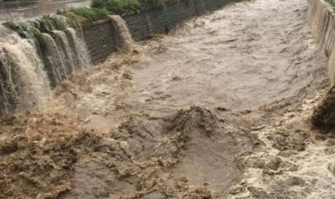 Река Велека преля, пътят Ахтопол-Резово е затворен