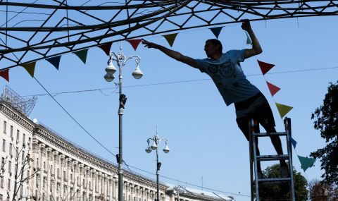 Украйна налага украинския език