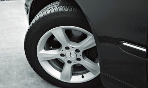 Защо паркирането с „навит волан“ не е препоръчително?