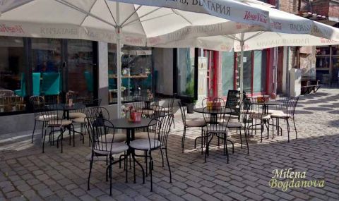 Без такса за тротоарно право