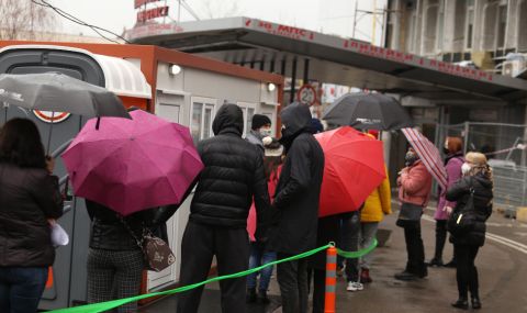 Директорът на „Пирогов“: Не повече от 50 грама алкохол 24 часа преди и след ваксината