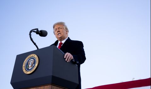 Доналд Тръмп се връща в политиката