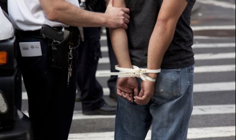 Хванаха врязалият се в спирка във Варна, на 3 вида дрога е