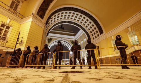 Отново протести и задържани в Русия