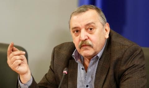 Проф. Кантарджиев: Българинът иска да се ваксинира, само когато няма ваксини