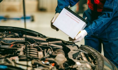 Възможно ли е да карате кола без акумулатор?