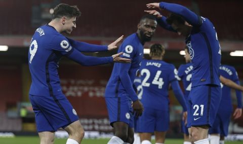 И Челси удари Ливърпул насред „Анфийлд“