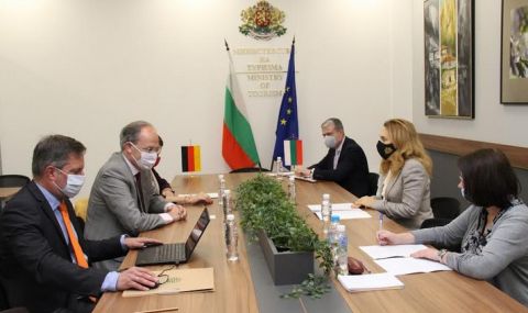 Месец май ще стане ясно дали ще се облекчат мерките