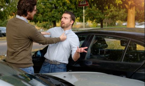 Пребиха жестоко шофьор в София след катастрофа, откаран е в „Пирогов“