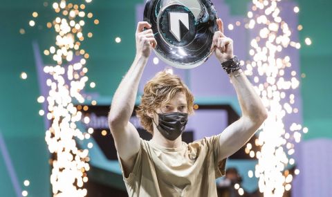 Рубльов грабна трофея от турнира в Ротердам