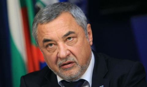 Валери Симеонов: Тръгваме към парламента без партийни кадри