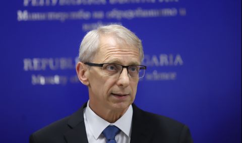 Обмислят по-ранен старт на учебната година