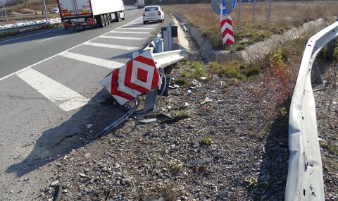 Eксперт: Мантинелите на АМ „Струма“ в района на катастрофата са инженерен провал