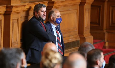 Ген. Атанасов: Привикват Рашков, за да му запушат устата