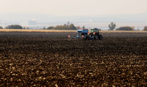 Искаме ЕК да закъснее с Плана за земеделието до 2027-ма