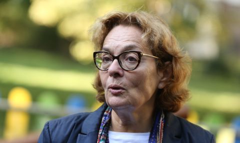 Коларова: Смяната на кадрите на служебното правителство е задължителна