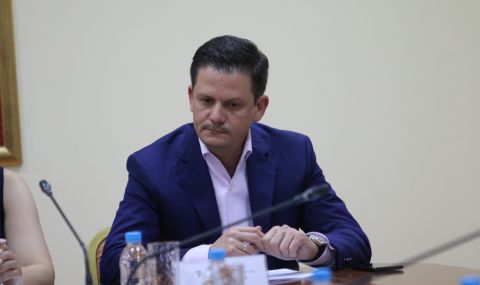 Маргаритов: Вдигането на цените на мобилните оператори е незаконно по начина на заявеното намерение