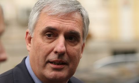 Калфин: Предложението на Слави е аматьорско