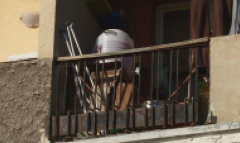 Пострадалият при взрива с бомбичките-самоделки е лекар